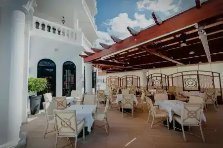 Hollywood Mirage - Excels & Resorts - 19