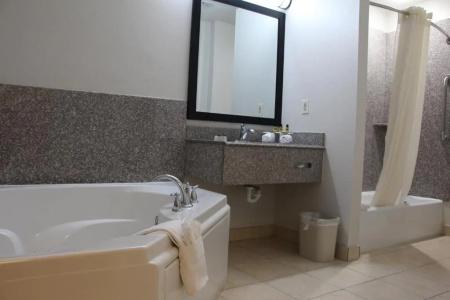 Best Western Plus Airport - Kci East - 41