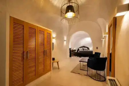 Daydream Luxury Suites - 35