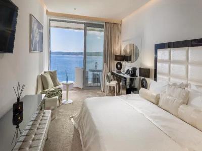 Luxury Amabilis - 70