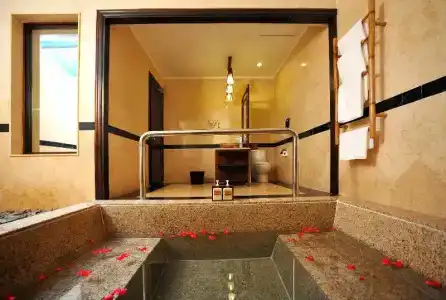 Diamond Bay Resort & Spa - 49