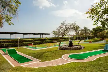 Le Meridien Al Aqah Beach Resort - 10