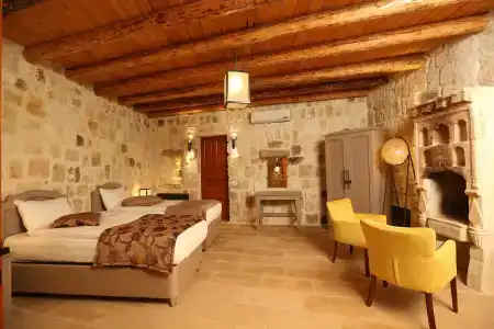 Acropolis Cave Suite - 3