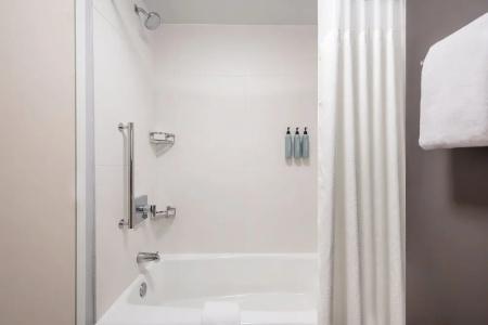 Courtyard Ballantyne - 26