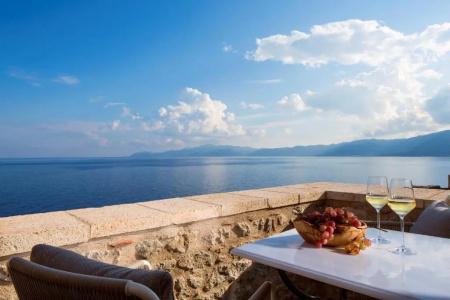 Moni Emvasis Luxury Suites - 78