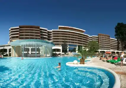 Flamingo Grand & Spa - 12