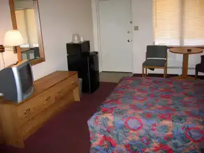 Spanish Trails Inn and Suites - 2