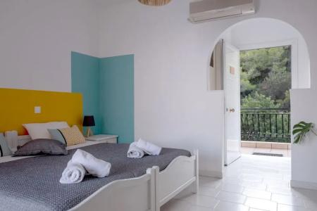 Pefkides Aegina Boutique - 5