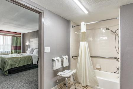 Quality Inn i-10 East Near At&t Center - 34