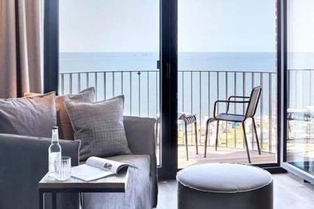 Lighthouse & Spa - 8