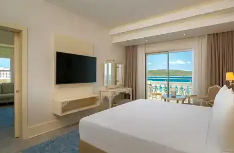 DoubleTree by Hilton Cesme Alacati Beach Resort - 56
