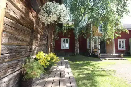 LAURI Historical Log House Manor - 2