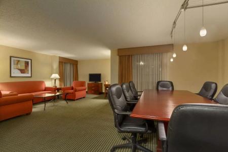 Embassy Suites - 15