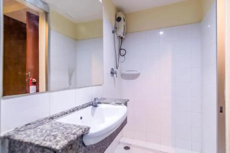 18 Coins Cafe & Hostel - 67