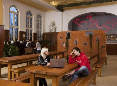 Three Little Pigs Hostel - Your Berlin Castle - 19