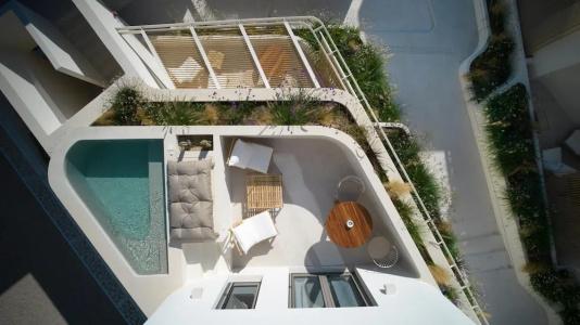 White Pebble Suites - 10