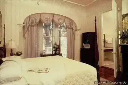 The Queen Anne - 22