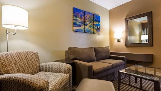 Best Western Royal Sun Inn & Suites - 73