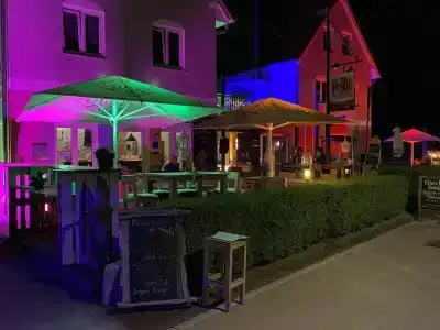 feels Beach Club - 15