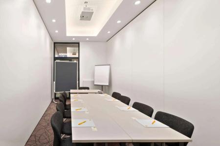 Super 8 by Wyndham Munich City North - 8