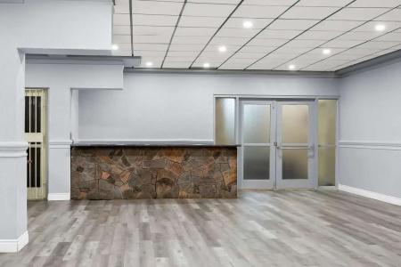 Howard Johnson Plaza by Wyndham - 19