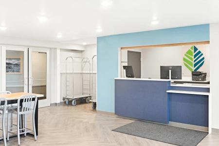 Comfort Suites - 16