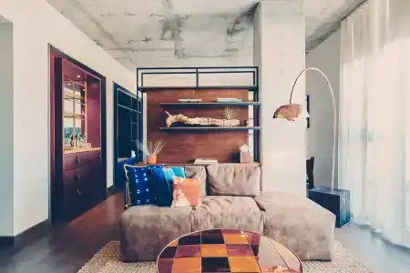 South Congress - 85