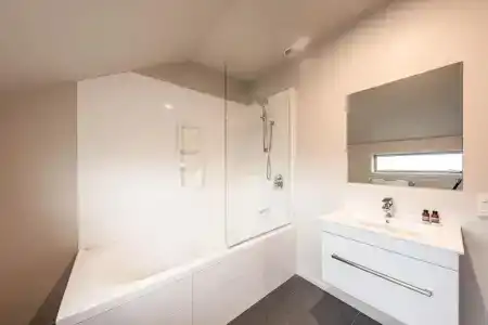 315 Riccarton - 39