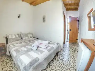 Afet Hanim Konagi - 1