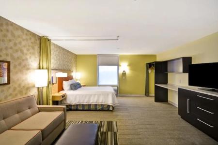 Home2 Suites by Hilton West - 66