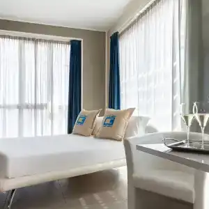 The One - Pet Friendly - Adult Only - 22