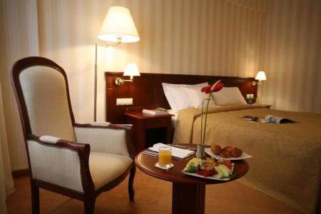 Ramada & Suites by Wyndham Bucharest North - 21