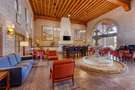 Comfort Suites At Sabino Canyon - 26