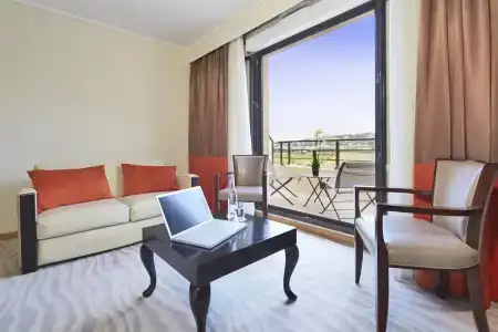 Golden Tulip Villa Massalia - 6