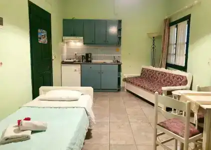Dioskouroi Apts - 36