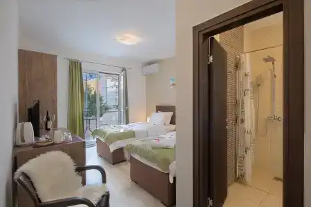 Le Marc Guest house - 4