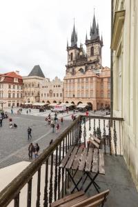 Old Town Square Residence by Emblem - 63