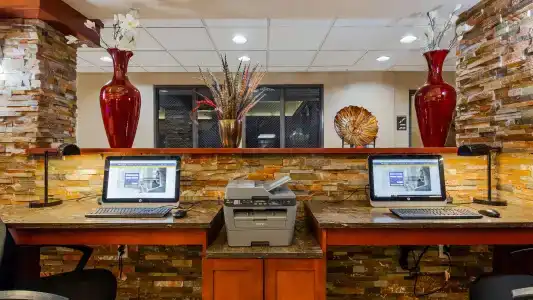 Best Western PLUS Vancouver Mall - 23