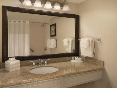 Courtyard by Marriott - 26