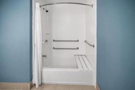 Microtel Inn & Suites by Wyndham College Station - 38