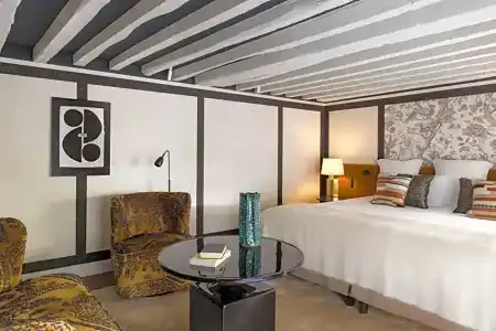 Le Pavillon de la Reine & Spa - Small Luxurys of the World - 164