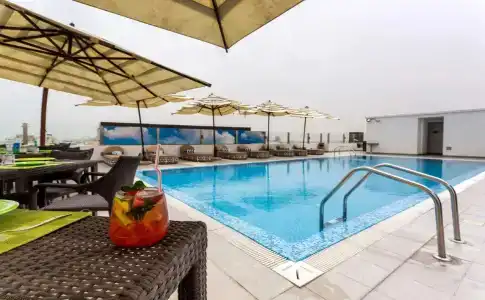 The Avenue - 14