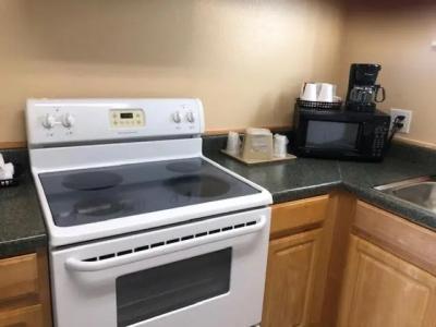 Pinn Road Inn and Suites Lackland AFB and Seaworld - 29