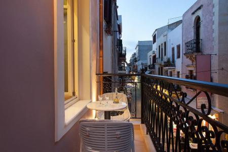 Consolato Boutique - 16