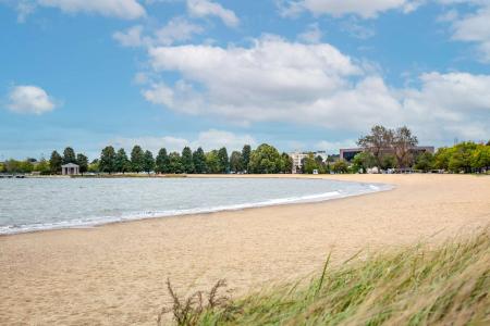 DoubleTree by Hilton Boston Bayside - 13