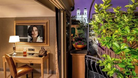 The Inn at the Spanish Steps - 11