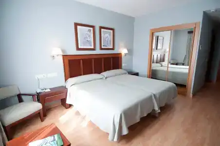 Santiago León - 33