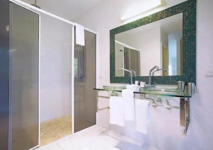at Waterfront Whitsunday Retreat - Adults Only - 19