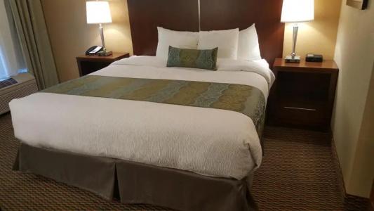 Best Western Airport Inn & Suites - 42