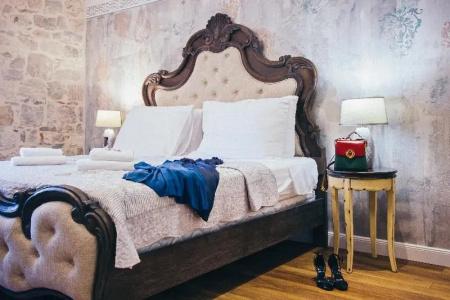 Plaza Marchi Old Town - Mag Quaint & Elegant Boutiques - 125